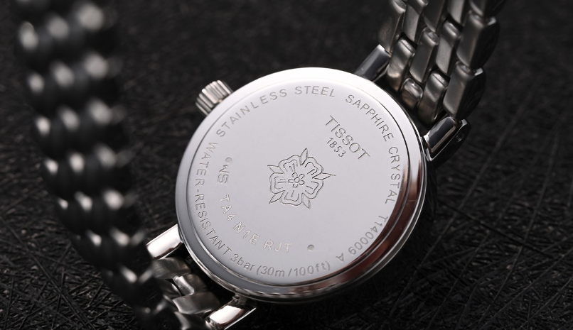 小可愛繫列腕錶採用低調卻美不勝收的小尺寸嫵媚風錶殼